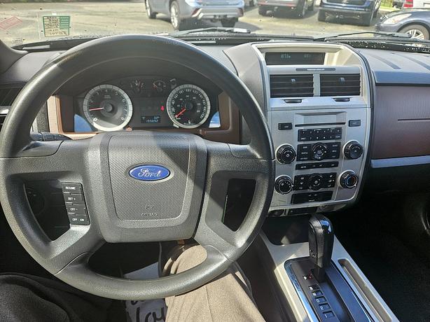 2008 Ford  Escape XLT image 5