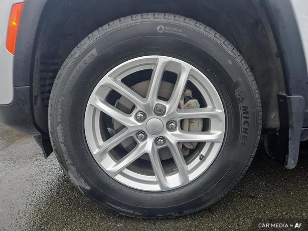 2022 Jeep Grand Cherokee Laredo 4x4 Sport Utility | One Owner | No Reported Acci image 6