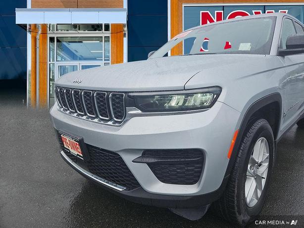 2022 Jeep Grand Cherokee Laredo 4x4 Sport Utility | One Owner | No Reported Acci image 8