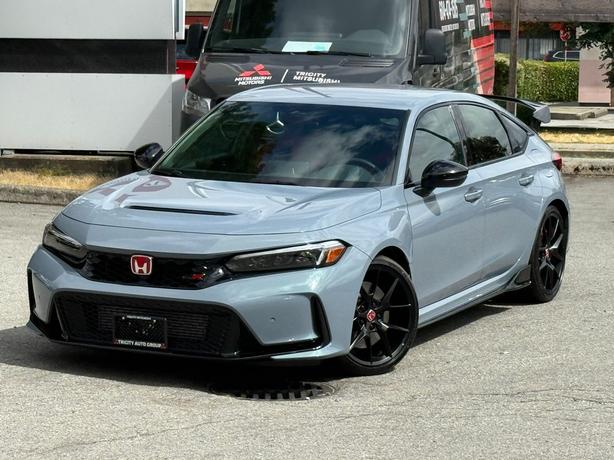 2025 Honda Civic Type R - No Accidents, One Owner, Manual Transmission image 2