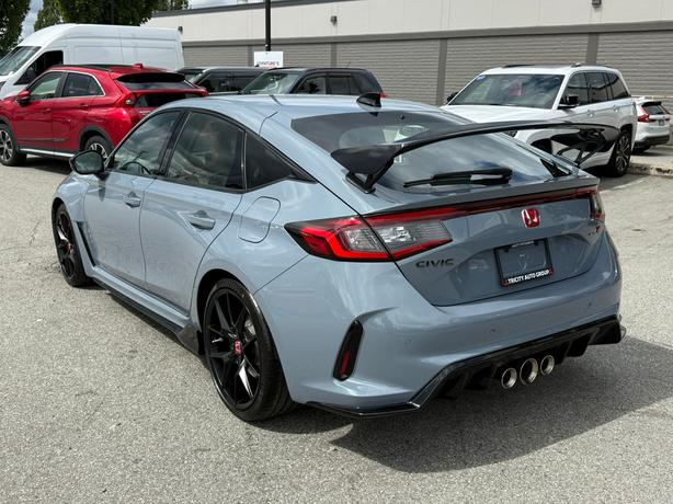 2025 Honda Civic Type R - No Accidents, One Owner, Manual Transmission image 8