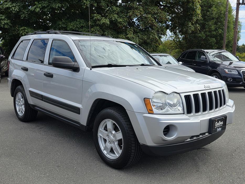 2006 Jeep Grand Cherokee display photo