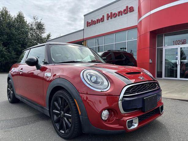 2015 MINI Cooper Hardtop S image 1