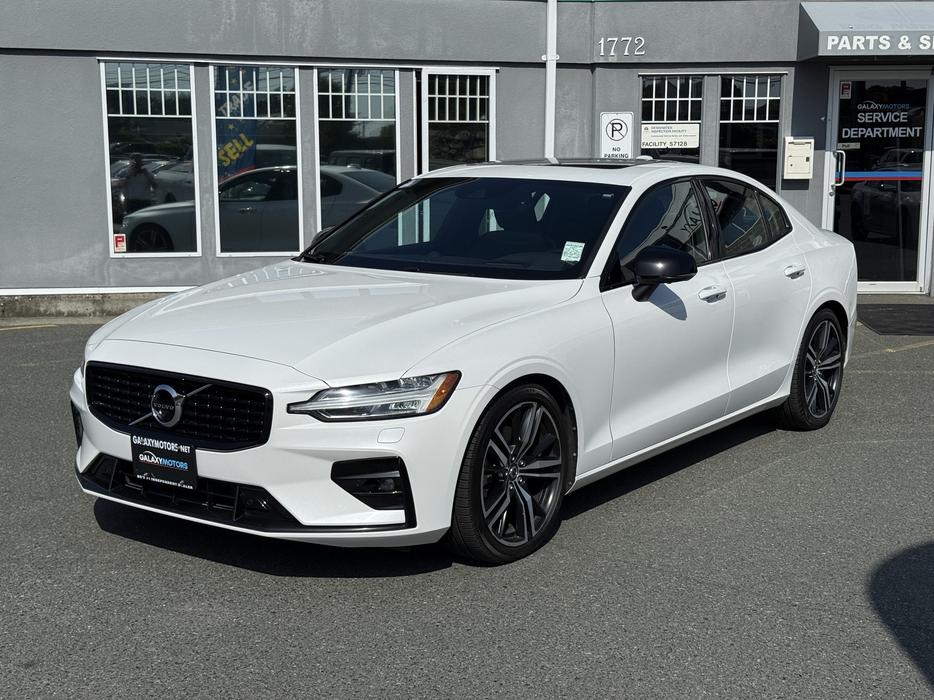 2022 Volvo S60 B5 R-Design AWD - Front dual zone A/C & ABS Brakes display photo