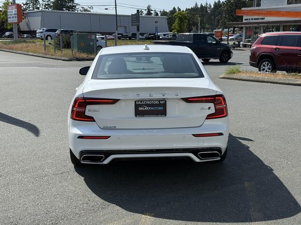 2022 Volvo S60 B5 R-Design AWD - Front dual zone A/C & ABS Brakes image 7