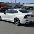 2022 Volvo S60 B5 R-Design AWD - Front dual zone A/C & ABS Brakes thumbnail image 8