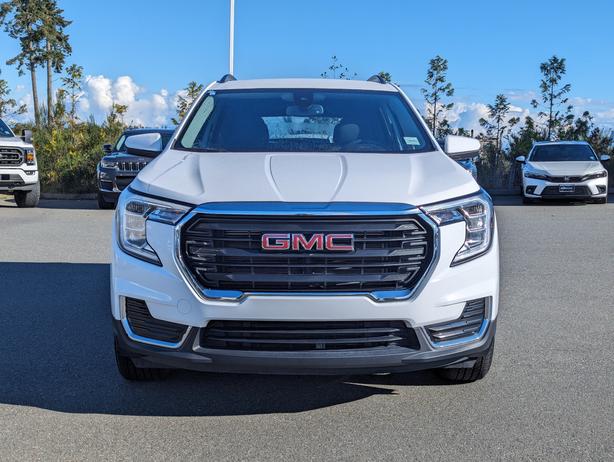 2023 GMC Terrain SLE - No Accidents, AWD, Heated Seats image 3