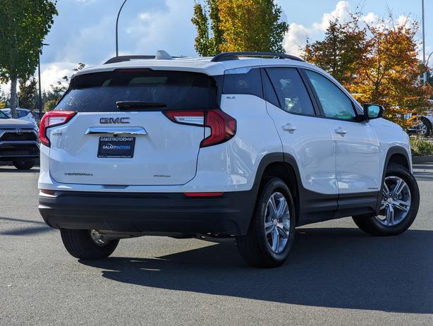 2023 GMC Terrain SLE - No Accidents, AWD, Heated Seats image 6