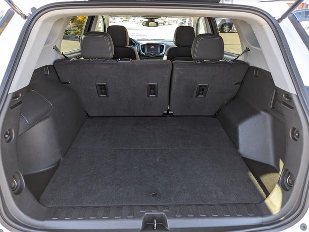 2023 GMC Terrain SLE - No Accidents, AWD, Heated Seats image 8