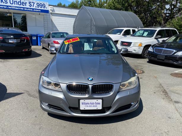 2011 BMW  328i xDrive AWD 3.0 6cyl roof nav image 2