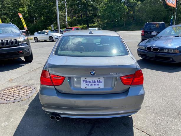 2011 BMW  328i xDrive AWD 3.0 6cyl roof nav image 6