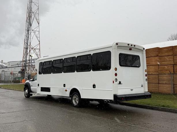 2011 Ford F-550 31 Passenger Bus Powerstroke Diesel image 8