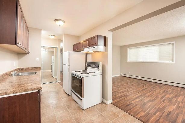 1 Bedroom Inglewood 124 Apartments image 2