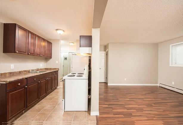 1 Bedroom Inglewood 124 Apartments image 3