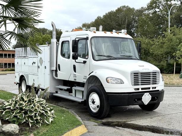 2005 Freightliner M2 106 Service Truck Diesel with Air Brakes image 1