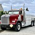 2007 Freightliner FLD120 18,100-Litre Fuel Tank Truck Diesel with Air Brakes thumbnail image 4