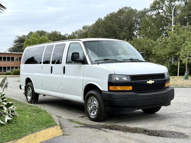 2021 Chevrolet Express LS 3500 Extended 12-Passenger Van image 1