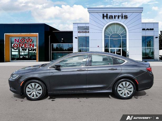 2016 Chrysler 200 4dr Sdn LX FWD | Keyless Entry | Cruise Control! image 3