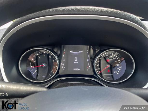 2017 Jeep Compass Sport MANUAL TRANSMISSION! BLUETOOTH! image 8