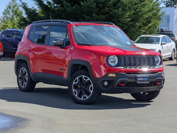 2015 Jeep Renegade Trailhawk - No Accidents, 4x4, Heated Seats, NAV image 4