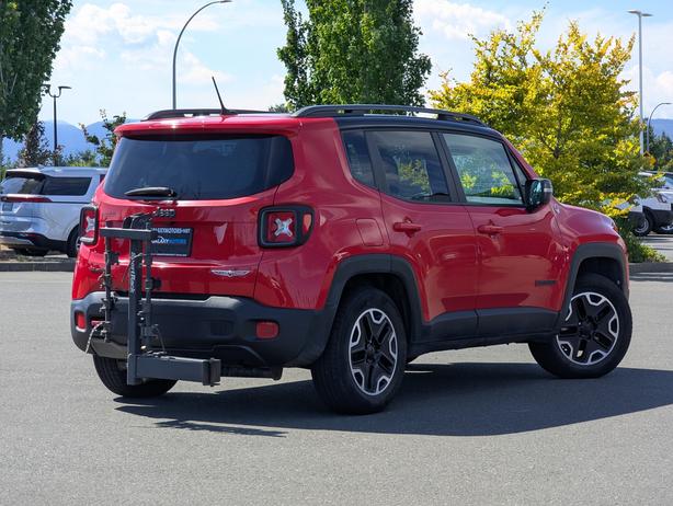 2015 Jeep Renegade Trailhawk - No Accidents, 4x4, Heated Seats, NAV image 6