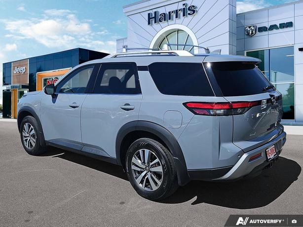 2023 Nissan Pathfinder SL | Remote Start | Power Liftgate! image 4
