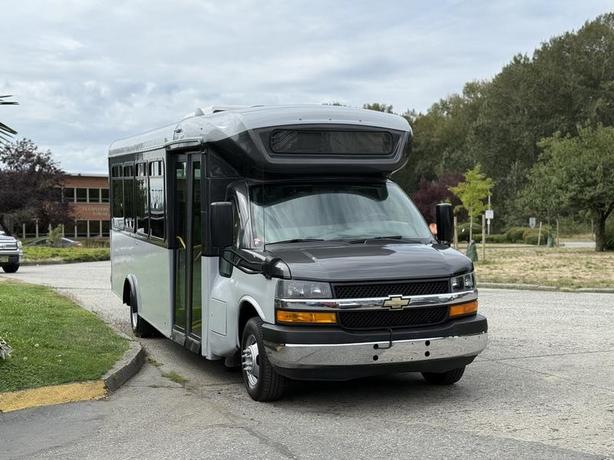 2019 Chevrolet Express G4500 22-Passenger Wheelchair Accessible Bus image 2
