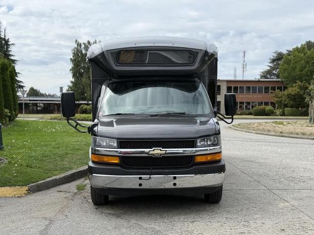 2019 Chevrolet Express G4500 22-Passenger Wheelchair Accessible Bus image 3