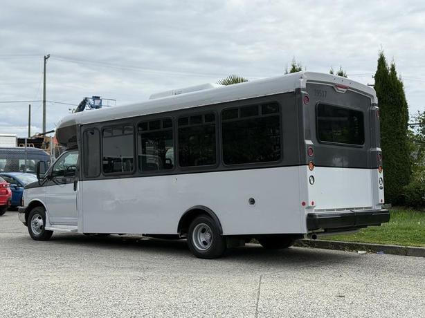 2019 Chevrolet Express G4500 22-Passenger Wheelchair Accessible Bus image 7
