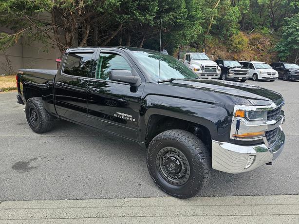 2016 Chevrolet  Silverado 1500 LT image 1