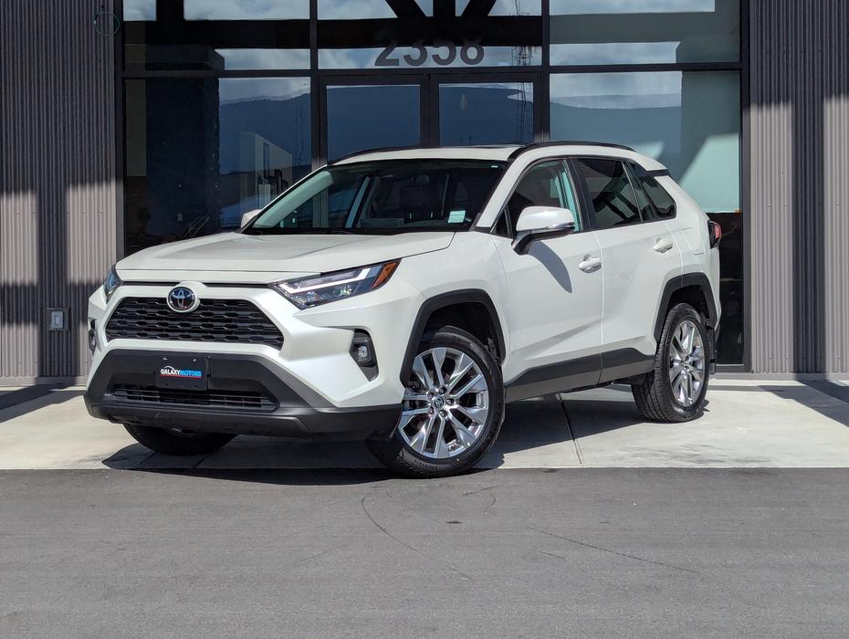 2022 Toyota RAV4 XLE - Sunroof, AWD, Heated Seats display photo