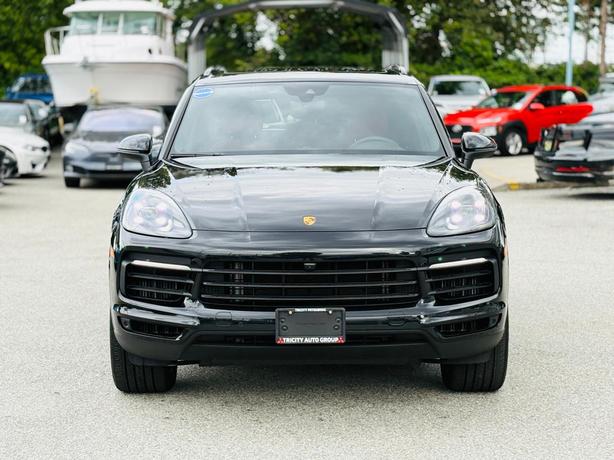2023 Porsche Cayenne Platinum Edition AWD image 2