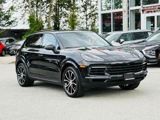 2023 Porsche Cayenne Platinum Edition AWD image 3