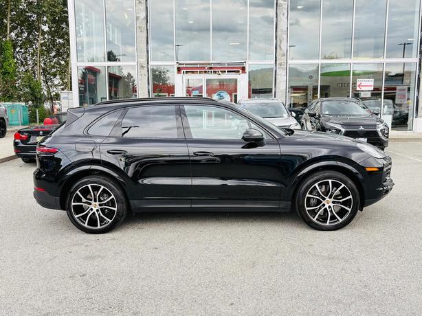 2023 Porsche Cayenne Platinum Edition AWD image 4