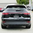2023 Porsche Cayenne Platinum Edition AWD thumbnail image 6