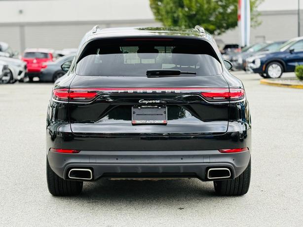 2023 Porsche Cayenne Platinum Edition AWD image 6