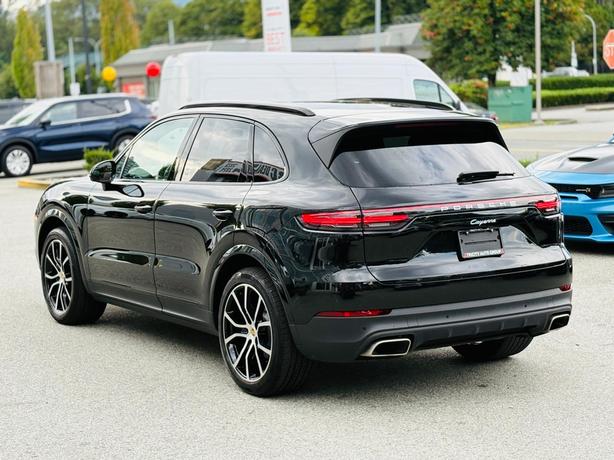 2023 Porsche Cayenne Platinum Edition AWD image 7