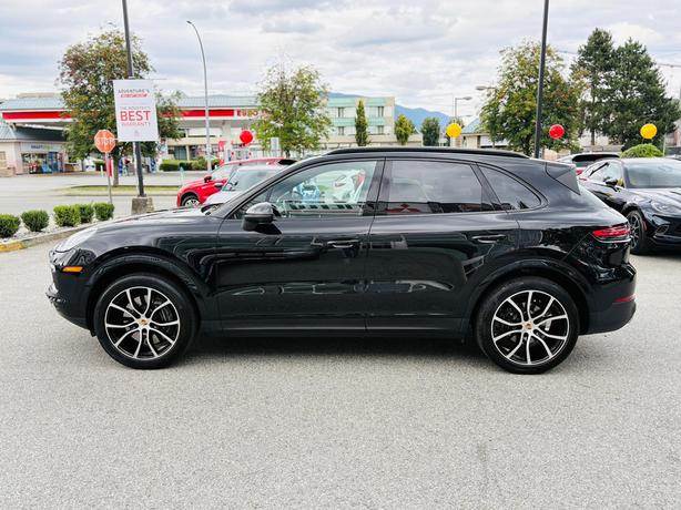 2023 Porsche Cayenne Platinum Edition AWD image 8