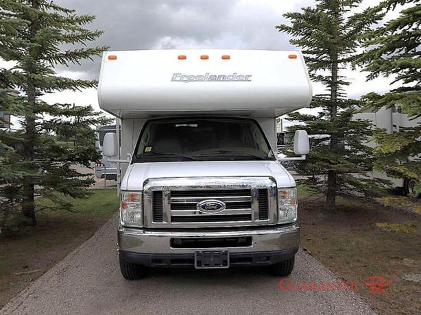Used 2009 Coachmen RV Freelander 2700RS image 2