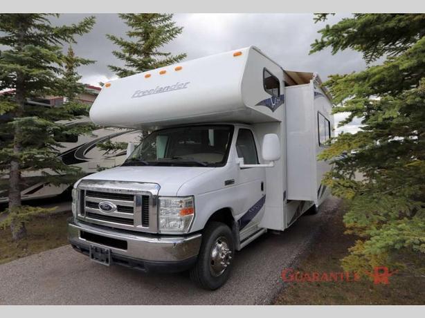 Used 2009 Coachmen RV Freelander 2700RS image 3