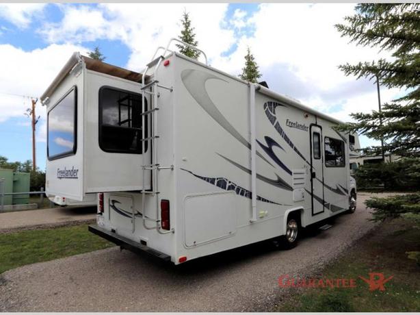 Used 2009 Coachmen RV Freelander 2700RS image 6