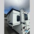 Used 2018 Winnebago Spirit 22M thumbnail image 2