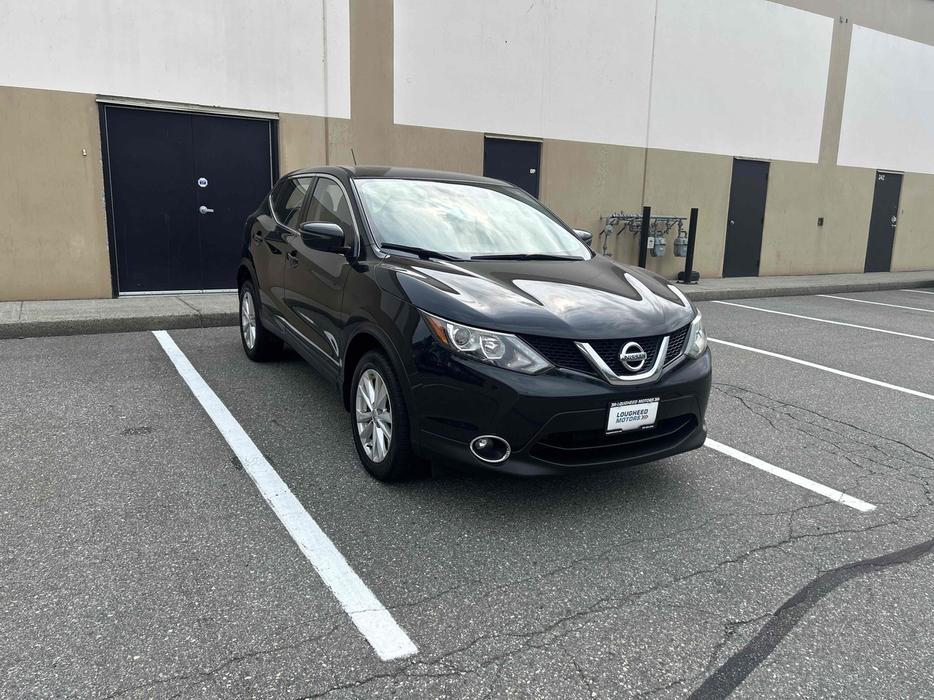 2018 Nissan Qashqai display photo