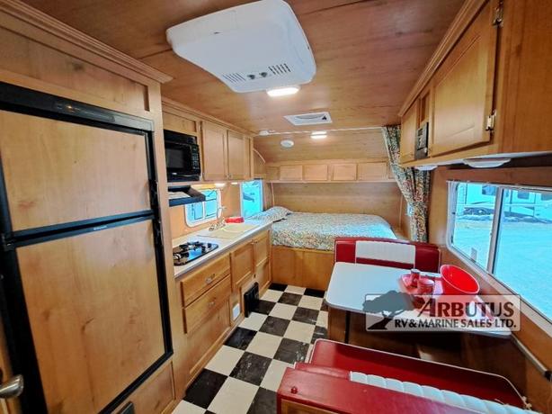 Used 2017 Riverside RV Retro 180R image 5