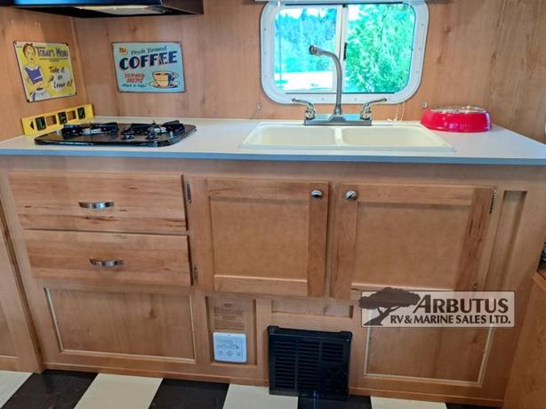 Used 2017 Riverside RV Retro 180R image 8