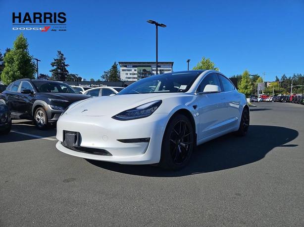 2020 Tesla Model 3 Long Range AWD | Heated Seats! image 1