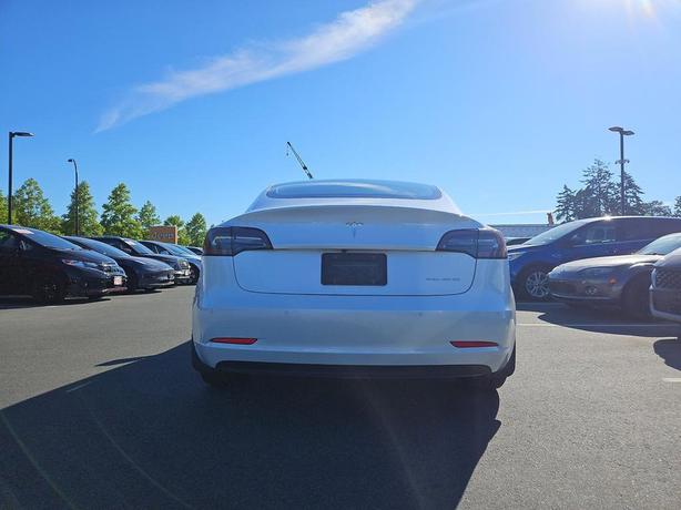 2020 Tesla Model 3 Long Range AWD | Heated Seats! image 5