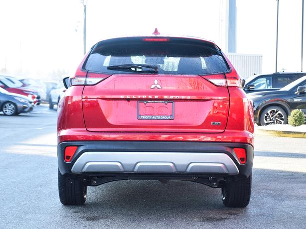 2024 Mitsubishi Eclipse Cross SE - Manager Demo, Power Liftgate, Heated Seats image 5