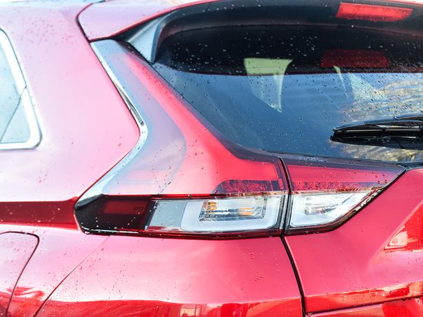 2024 Mitsubishi Eclipse Cross SE - Manager Demo, Power Liftgate, Heated Seats image 6