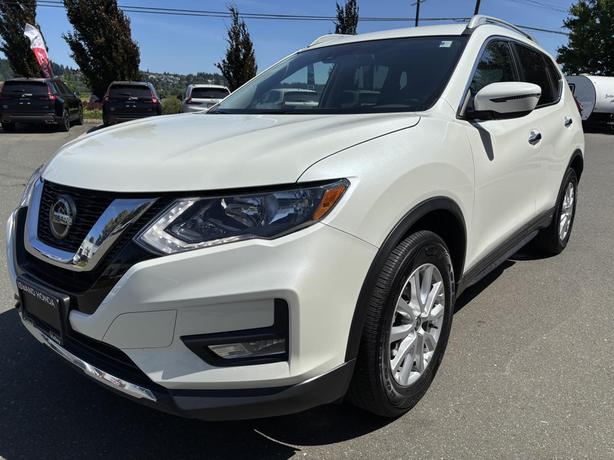 2020 Nissan Rogue SV image 3